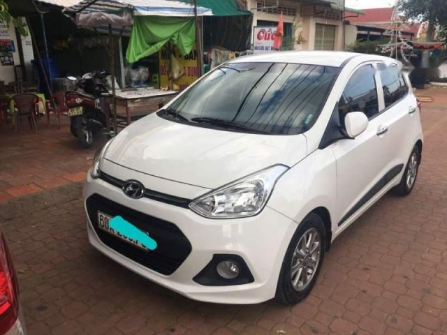 Cần bán lại xe Hyundai Grand i10 đời 2016, màu trắng, nhập khẩu số tự động, giá chỉ 379 triệu