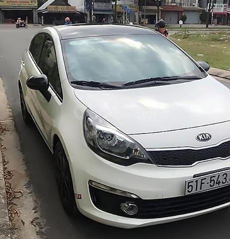 Bán ô tô Kia Rio sản xuất 2015, màu trắng số sàn