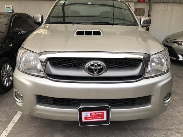 Bán Toyota Hilux 3.0G máy dầu, số sàn, 2 cầu. Xe 1 chủ từ đầu. LH: 0906907338