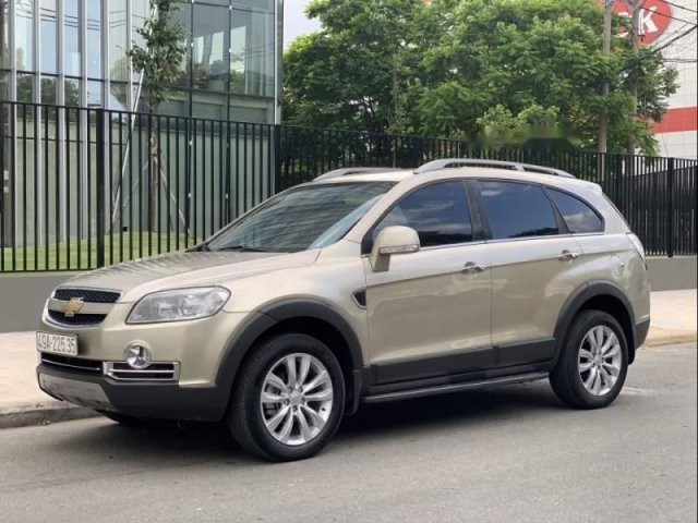 Cần bán gấp Chevrolet Captiva đời 2010, màu vàng còn mới, giá 380tr