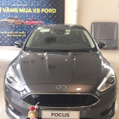 Cần bán xe Ford Focus năm sản xuất 2019, màu xám, giá 565tr