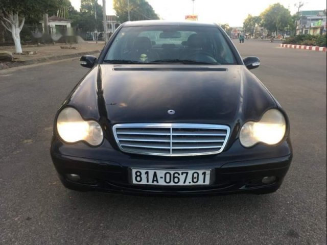 Bán xe Mercedes C200 đời 2002, màu đen, nhập khẩu nguyên chiếc