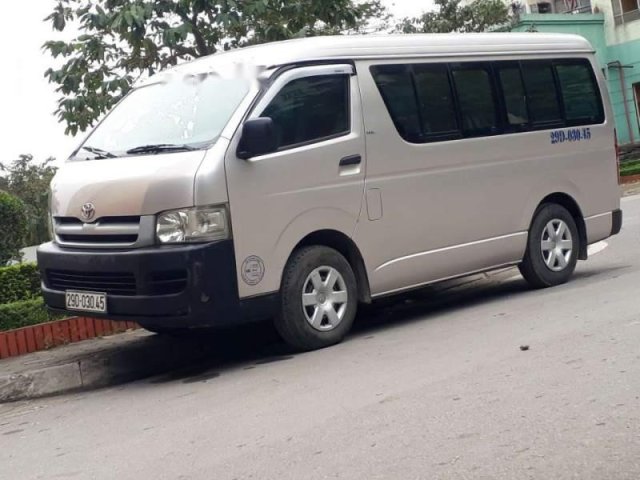 Cần bán gấp Toyota Hiace đời 2006, màu bạc chính chủ, giá tốt