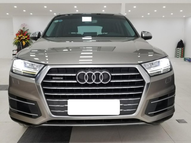 Cần bán Audi Q7 3.0L, SX 2016, màu vàng, nhập khẩu nguyên chiếc0