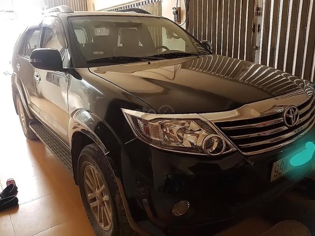 Bán xe Toyota Fortuner sản xuất năm 2013, màu đen 