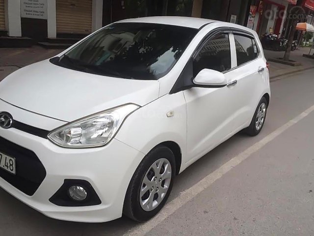 Cần bán gấp Hyundai Grand i10 năm 2015, màu trắng, nhập khẩu, xe nhà sử dụng