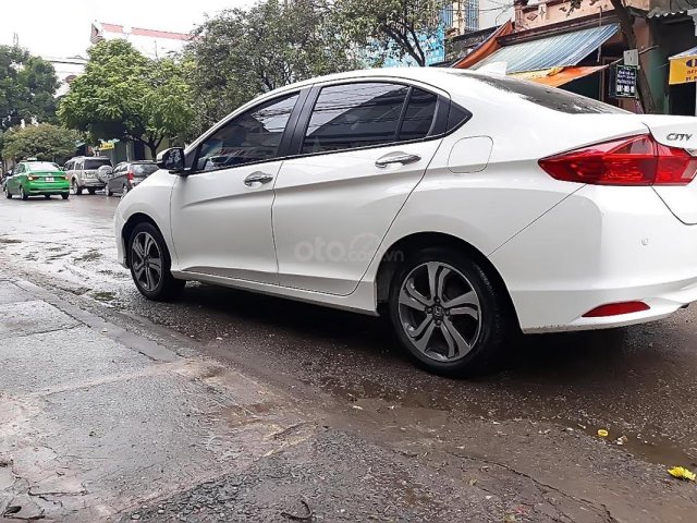 Gia đình tôi cần bán xe Honda City sản xuất 2015, xe tiêu thụ xăng rất ít, nội thất rộng rãi, kiểu dáng thể thao