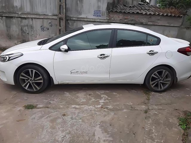 Bán Kia Cerato 1.6 MT sản xuất 2018, màu trắng