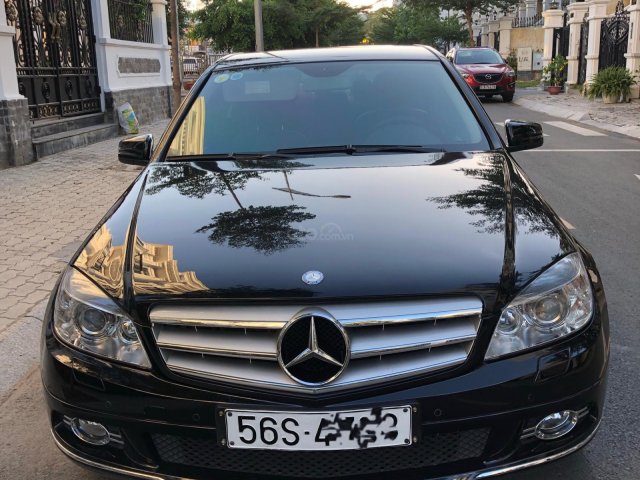 Cần bán xe Mercedes C200 CGI 2010, màu đen ít sử dụng, giá chỉ 570 triệu