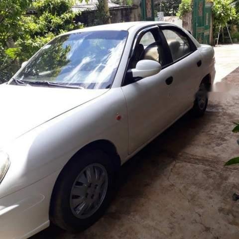 Cần bán gấp Daewoo Nubira sản xuất năm 2002, màu trắng, 73tr