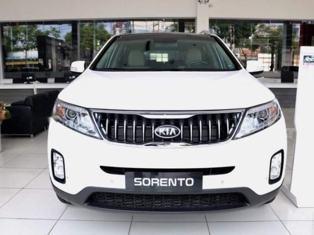 Cần bán xe Kia Sorento DATH 2018, màu trắng, giao xe nhanh0