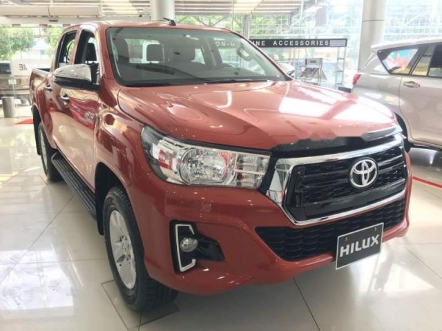 Bán xe Toyota Hilux 2.4E năm sản xuất 2018, màu đỏ, nhập khẩu