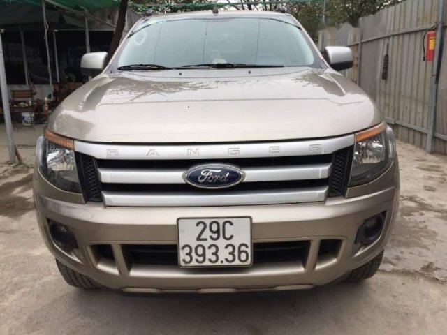 Cần bán lại xe Ford Ranger 2014, màu vàng, nhập khẩu nguyên chiếc chính chủ