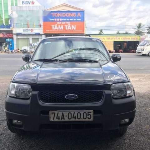 Cần bán gấp Ford Escape sản xuất năm 2004, màu đen số sàn, giá tốt