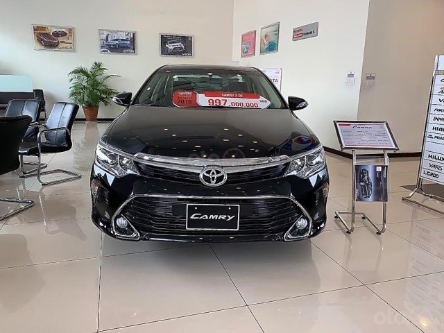 Bán Toyota Camry 2.0E, dòng xe Sedan sang trọng, có đủ các màu giao ngay