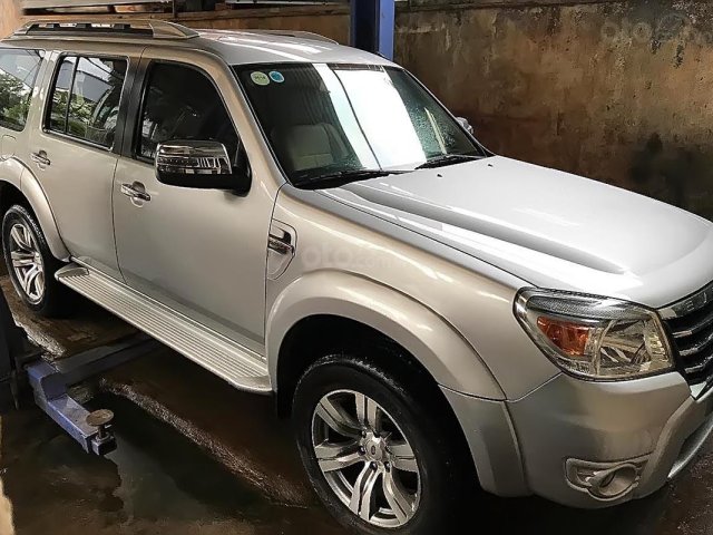 Bán Ford Everest 2.5L 4x2 MT sản xuất 2011, màu bạc, xe gia đình sử dụng còn rất mới