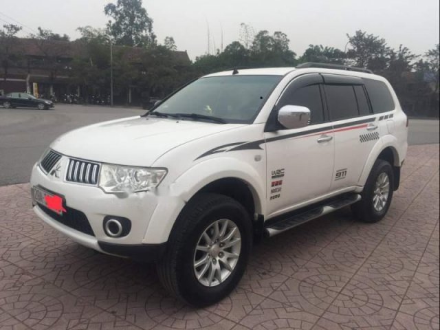 Bán ô tô Mitsubishi Pajero Sport sản xuất 2011, màu trắng, nhập khẩu còn mới