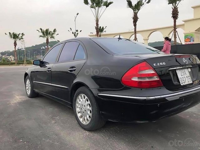 Bán xe Mercedes E240 2002, màu đen, giá chỉ 250 triệu