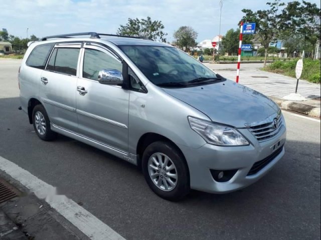 Cần bán Toyota Innova E MT sản xuất năm 2013, màu bạc 