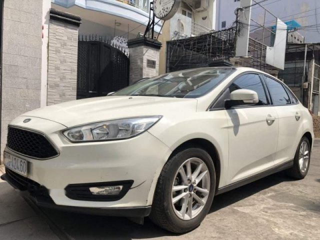 Bán xe Ford Focus Trend 1.5 Ecoboost năm 2017, màu trắng