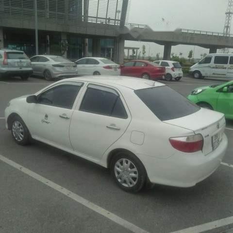 Cần bán Toyota Vios MT đời 2005, màu trắng