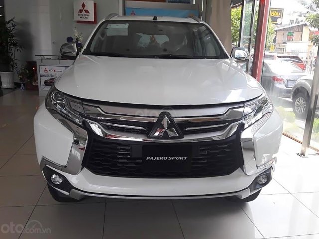 Bán xe Mitsubishi Pajero Sport 3.0G 4x4 AT sản xuất năm 2019, màu trắng, nhập khẩu Thái