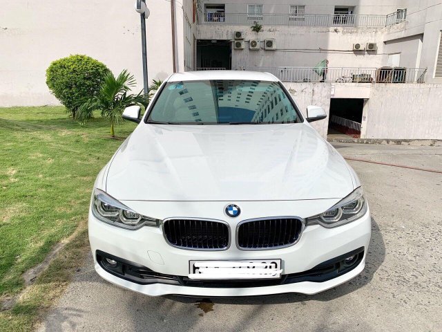 Bán BMW 320 LCi 2015, xe đi 28000km, zin 100%, xe xuất hóa đơn, cam kết chất lượng bao kiểm tra hãng