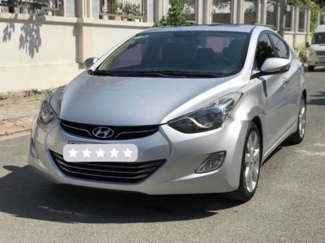 Bán Hyundai Avante đời 2010, màu bạc, nhập khẩu nguyên chiếc ít sử dụng