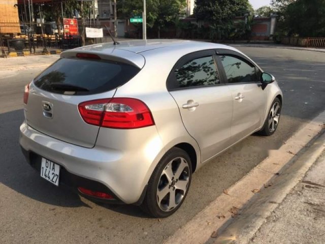 Cần bán gấp Kia Rio năm 2013, màu bạc, nhập khẩu chính chủ