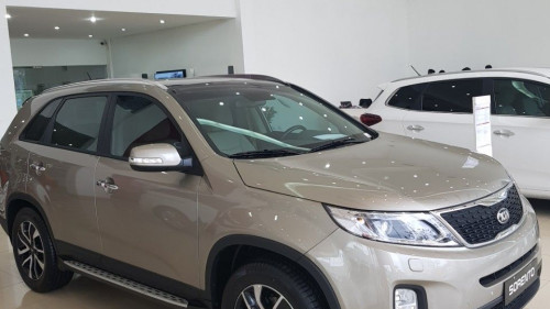 Bán xe Kia Sorento năm 2019, màu vàng, giá 788tr