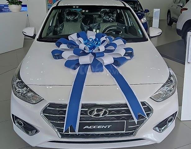 Bán xe Hyundai Accent năm 2019, màu trắng sang trọng