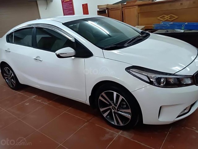 Bán Kia Cerato 1.6 MT đời 2018, màu trắng số sàn