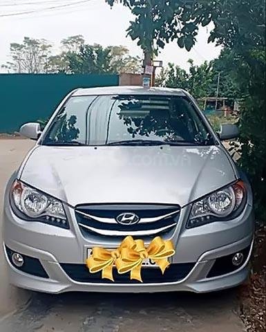 Cần bán lại xe Hyundai Elantra đời 2009, màu bạc số sàn