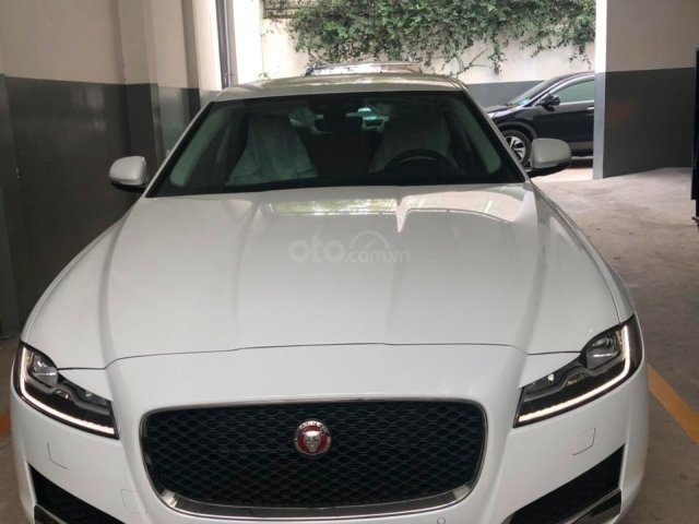 093 22222 53 - Bán giá xe Jaguar XF Prestige sản xuất 2018 - 2019 màu trắng, màu đỏ, đen giao xe ngay