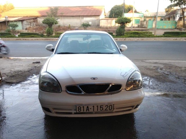 Bán Daewoo Nubira màu trắng, đời 2002