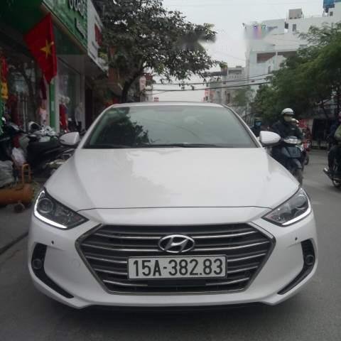 Bán ô tô Hyundai Elantra 2.0AT 2018, màu trắng, 665 triệu