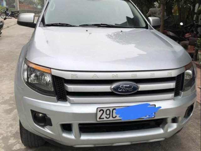 Chính chủ bán Ford Ranger XLS AT đời 2014, màu bạc, nhập khẩu0