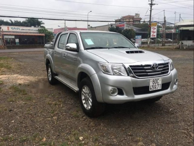 Chính chủ bán Toyota Hilux năm sản xuất 2012, màu bạc, xe nhập0