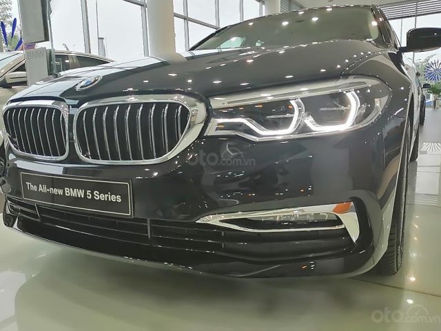 Bán BMW 530i All New G30, màu đen, nội thất đen, nhập khẩu, xe giao ngay với đầy đủ hồ sơ