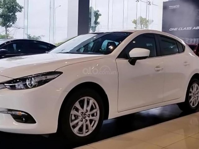 Cần bán xe Mazda 3 1.5 AT năm 2019, màu trắng, 689tr