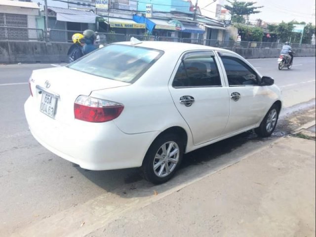 Bán ô tô Toyota Vios sản xuất 2006, màu trắng, nhập khẩu