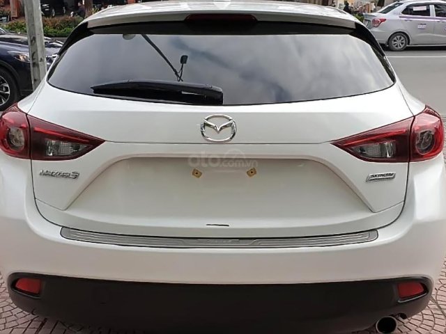 Bán Mazda 3 1.5L năm 2016, màu trắng xe gia đình0