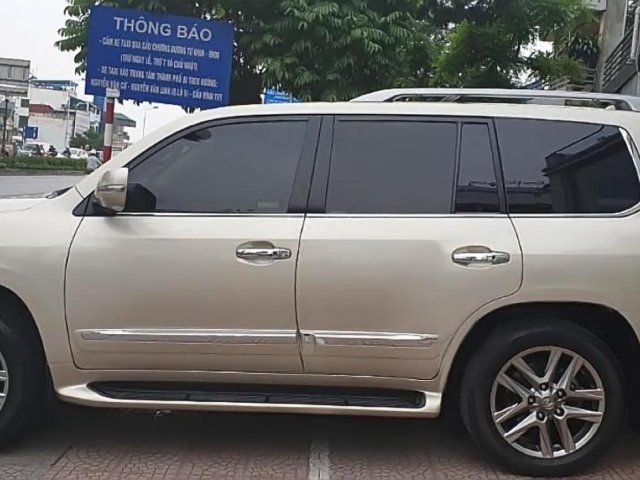 Chính chủ bán xe Lexus LX 570 sản xuất năm 2015, màu vàng, xe nhập