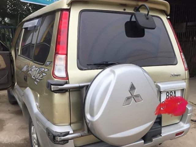 Bán Mitsubishi Jolie màu vàng cát, đời 2005, số tay, máy xăng