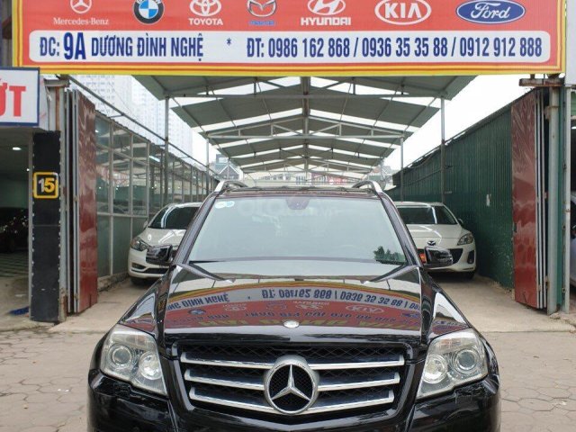 Cần bán Mercedes GLK300 đời 2009, màu đen