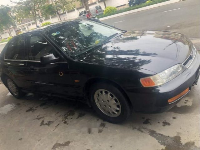 Bán xe Honda Accord đời 1996, màu đen, nhập khẩu xe gia đình