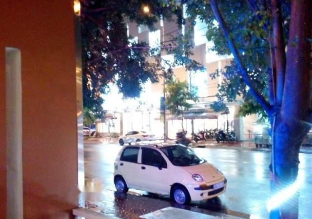 Bán xe Daewoo Matiz năm sản xuất 2000, màu trắng, xe nhập, giá tốt