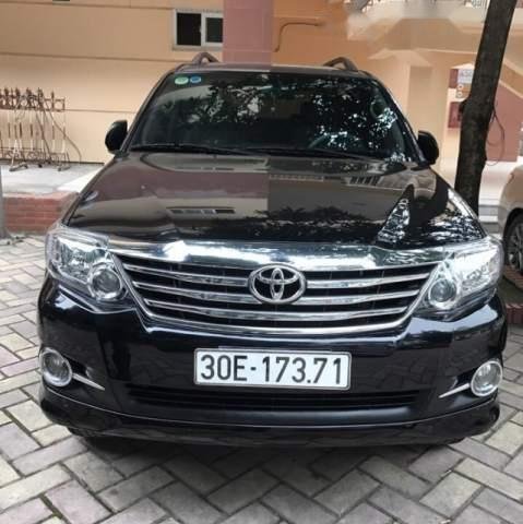 Cần bán xe Toyota Fortuner 2.7AT sản xuất năm 2016, màu đen số tự động