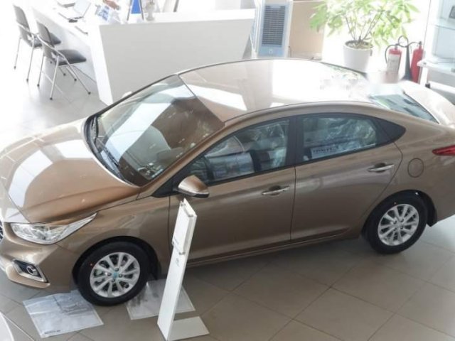 Bán ô tô Hyundai Accent sản xuất 2019, màu nâu, mới 100%