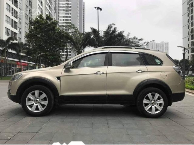 Cần bán lại xe Chevrolet Captiva 2.0 LTZ sản xuất 2010, chính chủ giá cạnh tranh